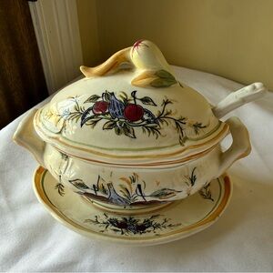 Italia by Arnant Gravy Boat, Tray, & Ladle